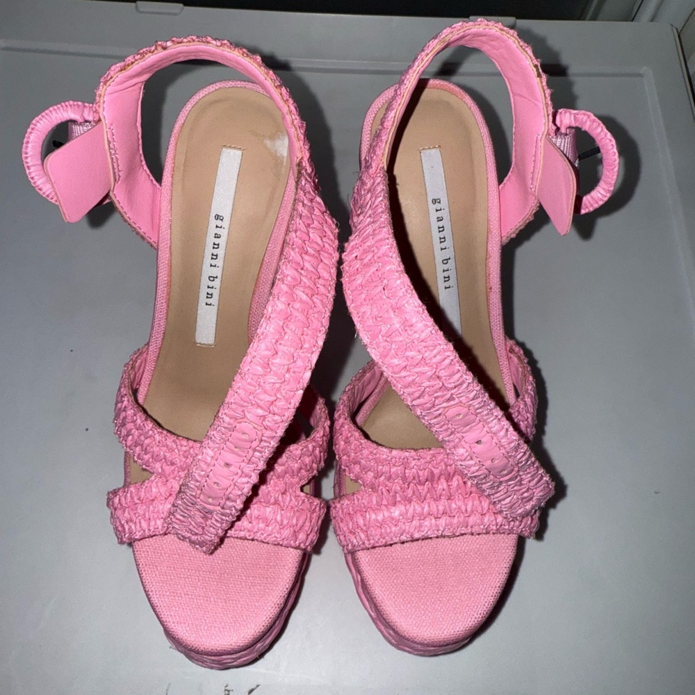 Gianni Bini Pink Heels